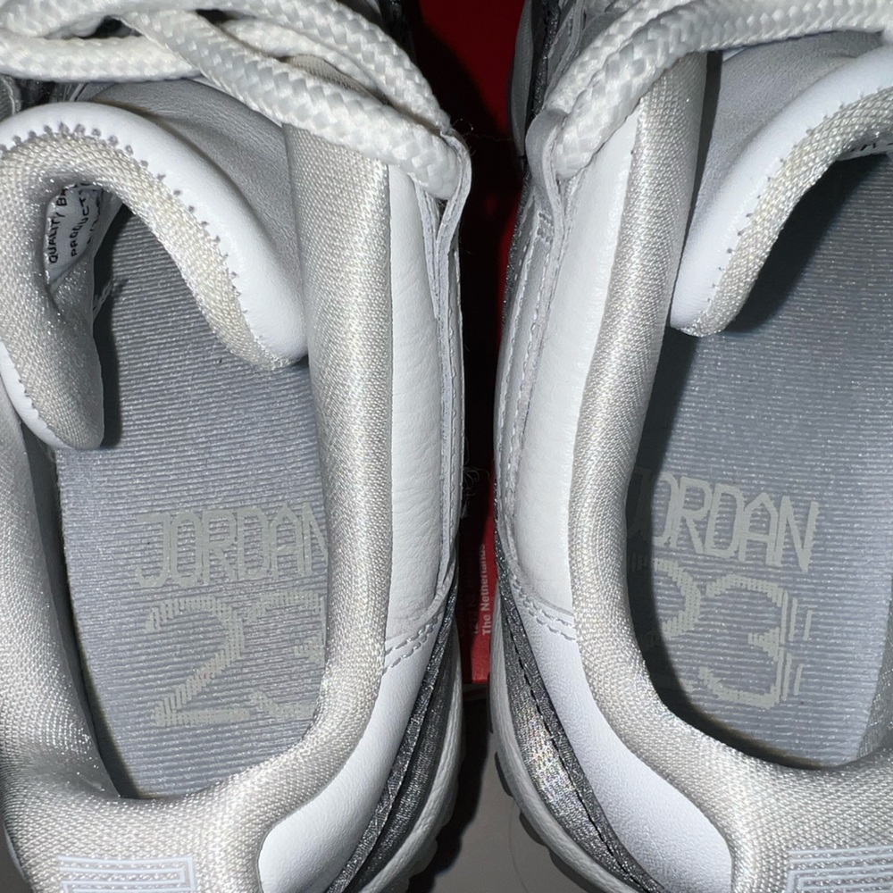 Air Jordan 11 Low Year of the Snake - Picture 11 of 11